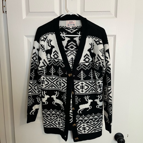 Festive holiday cardigan - Picture 1 of 3